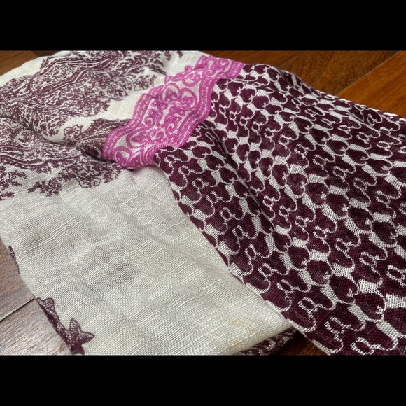 Scarf - Picture 5 of 7